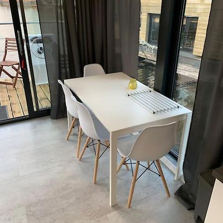 좌츠루이스 Unique New Houseboat Moored 4 아파트 외부 사진
