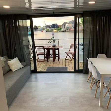 좌츠루이스 Unique New Houseboat Moored 4 아파트 외부 사진