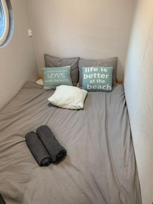 좌츠루이스 Unique New Houseboat Moored 4 아파트 외부 사진