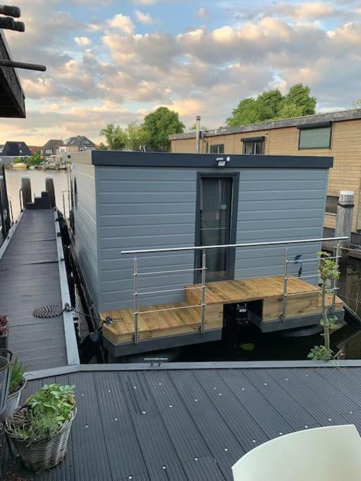 좌츠루이스 Unique New Houseboat Moored 4 아파트 외부 사진
