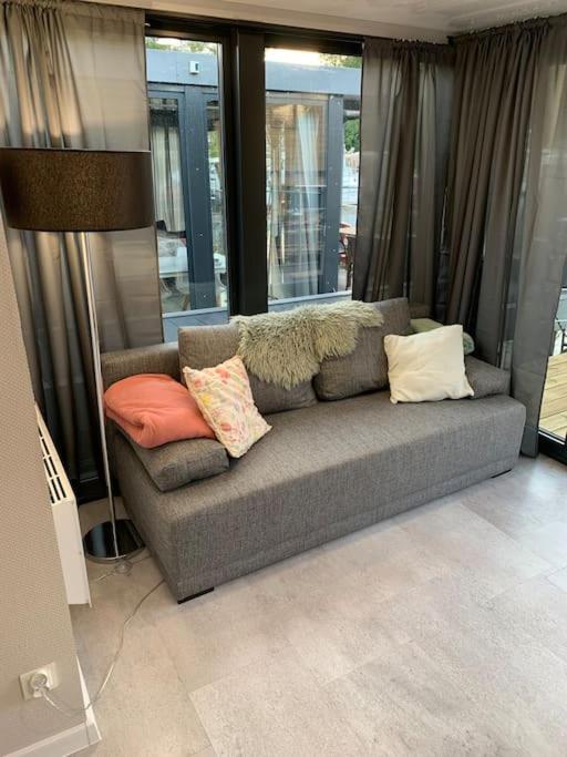 좌츠루이스 Unique New Houseboat Moored 4 아파트 외부 사진